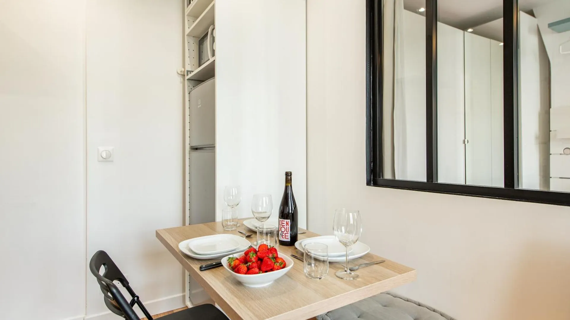 Apartment Cozy 1-bedroom With All Amenties In Montmartre Paris