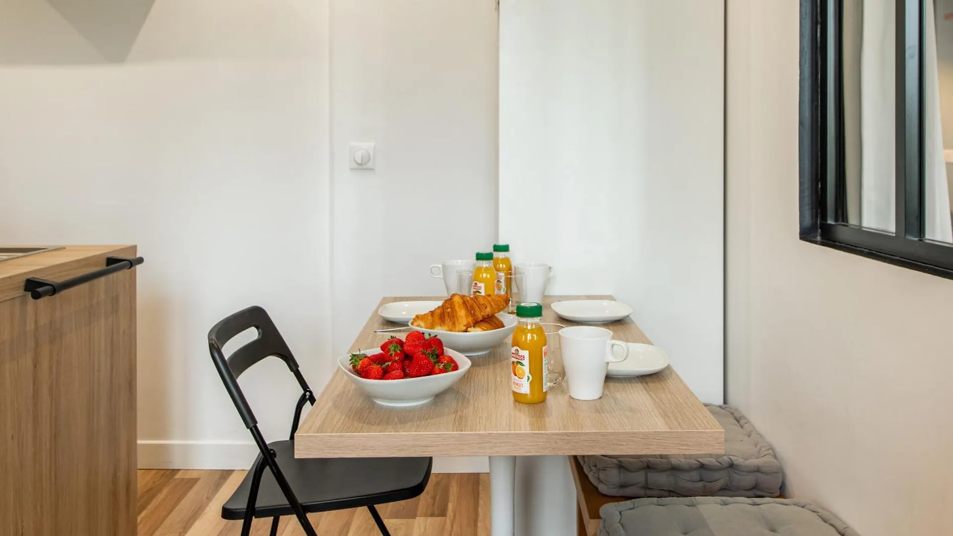 Cozy 1-bedroom With All Amenties In Montmartre Apartment