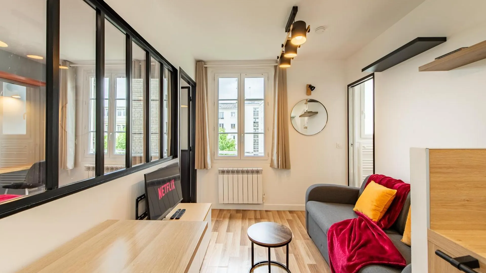 Lejlighed Cozy 1-bedroom With All Amenties In Montmartre