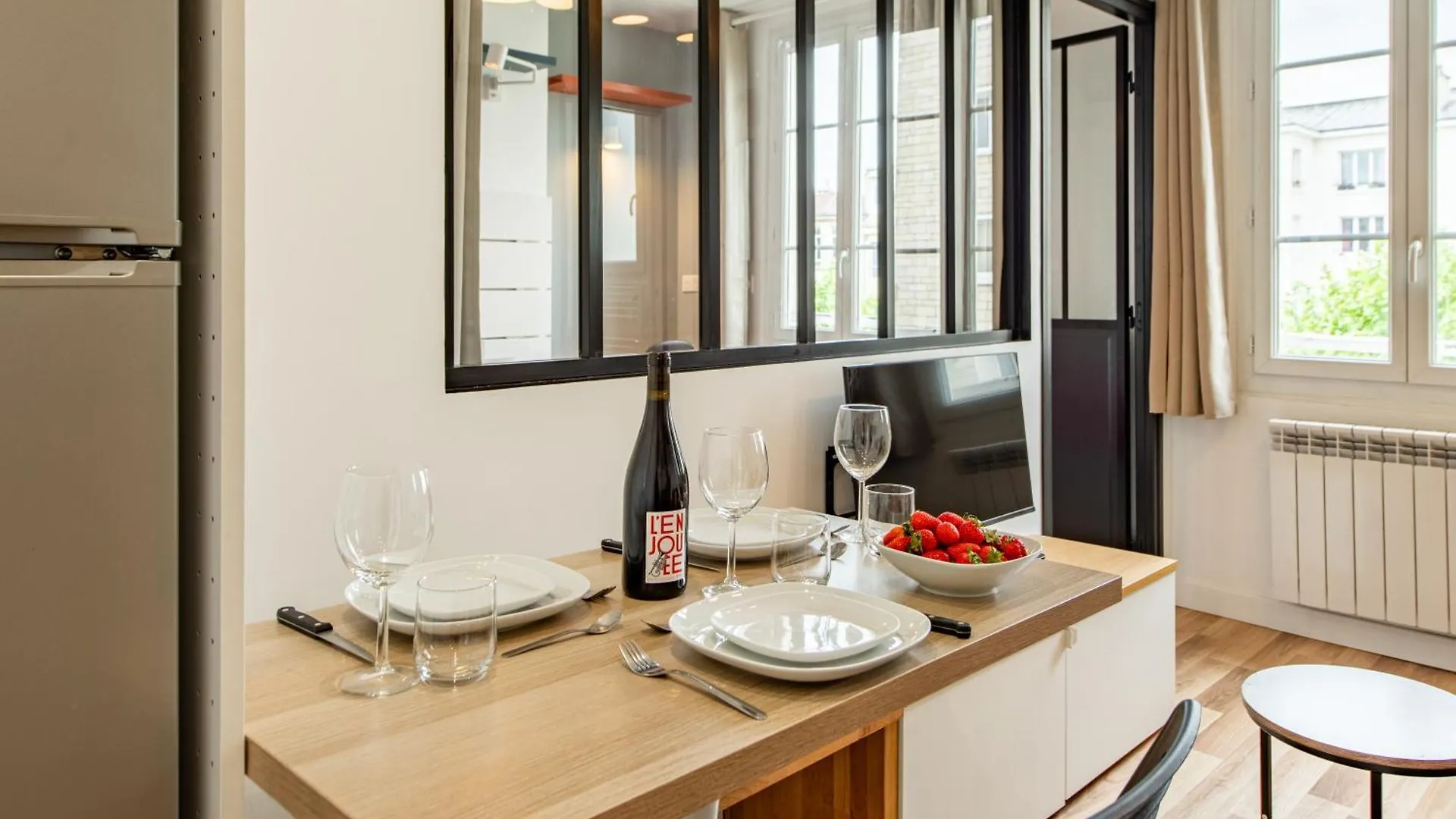Lejlighed Cozy 1-bedroom With All Amenties In Montmartre *